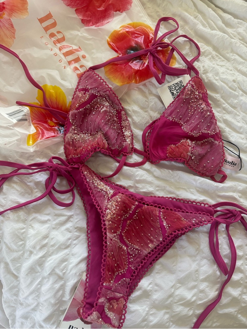 Merlia Bikini Top- Hibiscus - Picture 8 of 8
